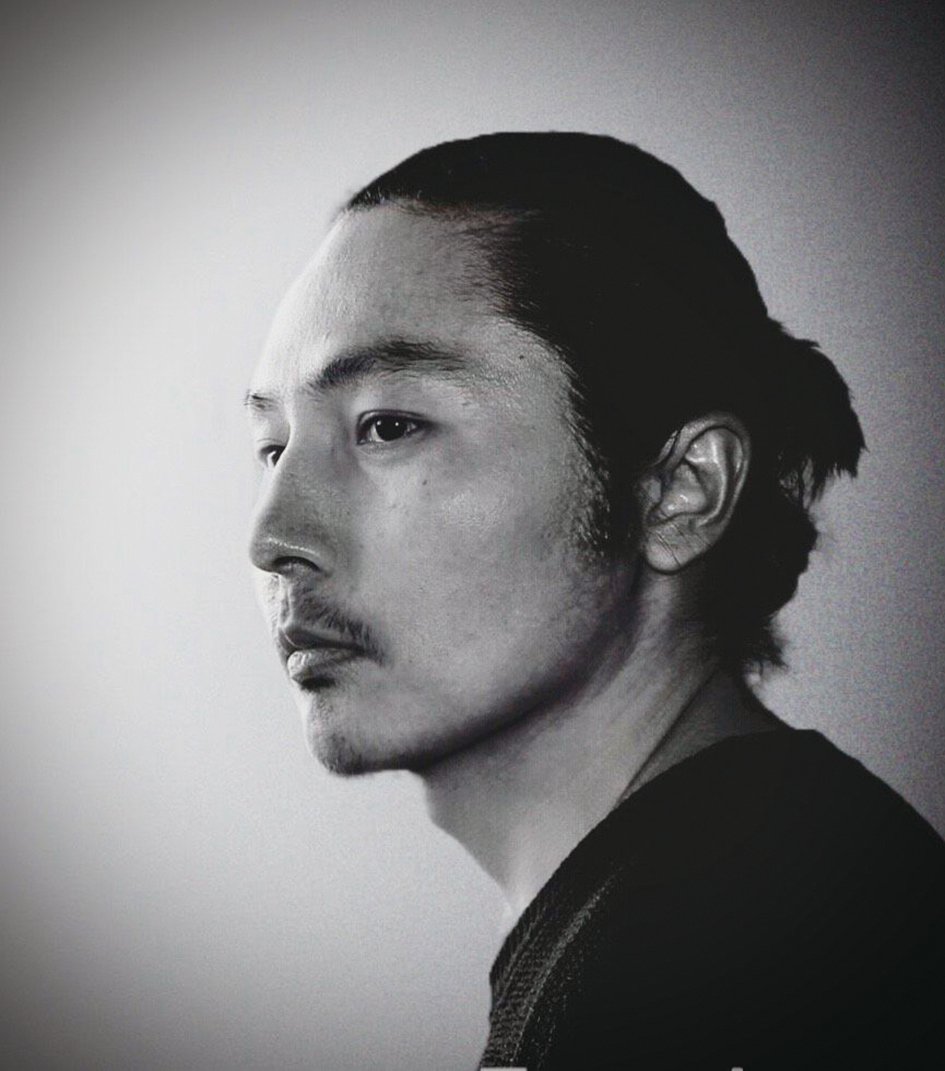 第11屆中國(guó)·長(zhǎng)春國(guó)際陶藝作品邀請(qǐng)展之蒙古國(guó)陶藝家蘇赫布倫·納蘭丘作品賞析——《德勒》(圖文)